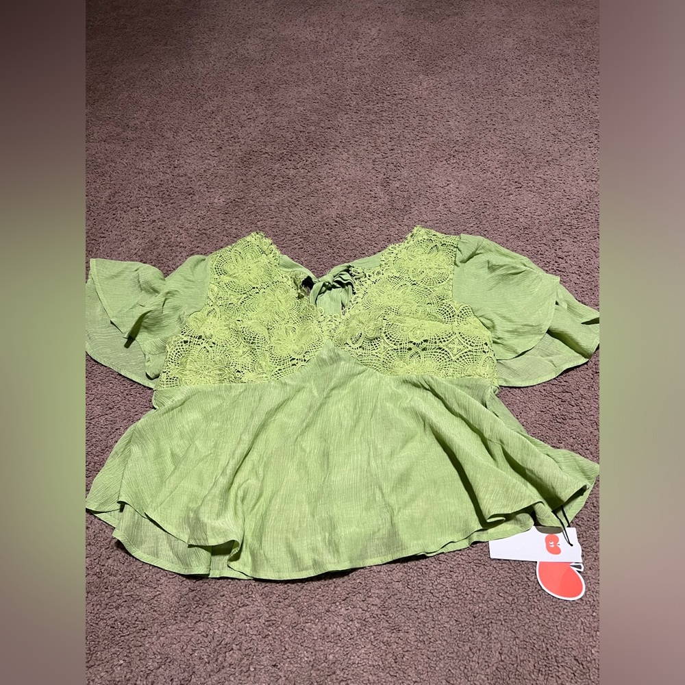 Cider Lime Green Lace Detail Women's Top. NEW WITH TAGS